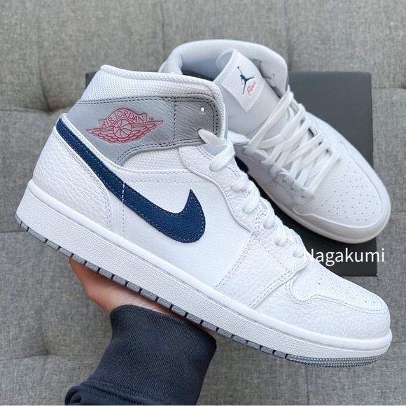 🤍 Men’s Nike Air Jordan 1 Mid white grey Paris shoes - Picture 2 of 4